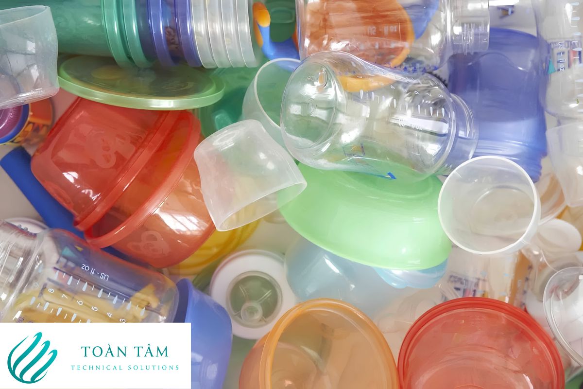 BPA gây rối loạn nội tiết ở nữ có trong đồ vật hằng ngày