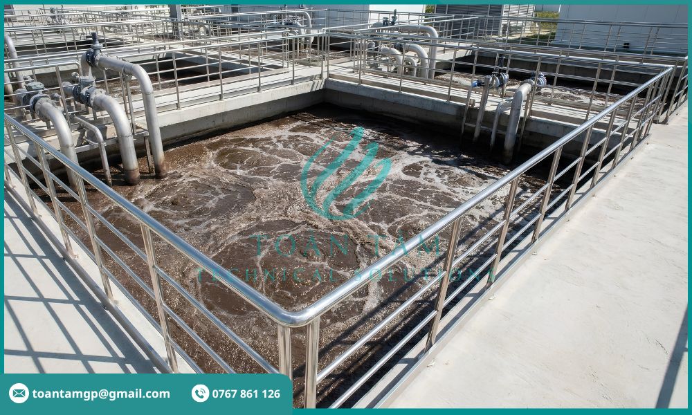 Nước thải từ bệnh viện chứa nhiều chất độc hại