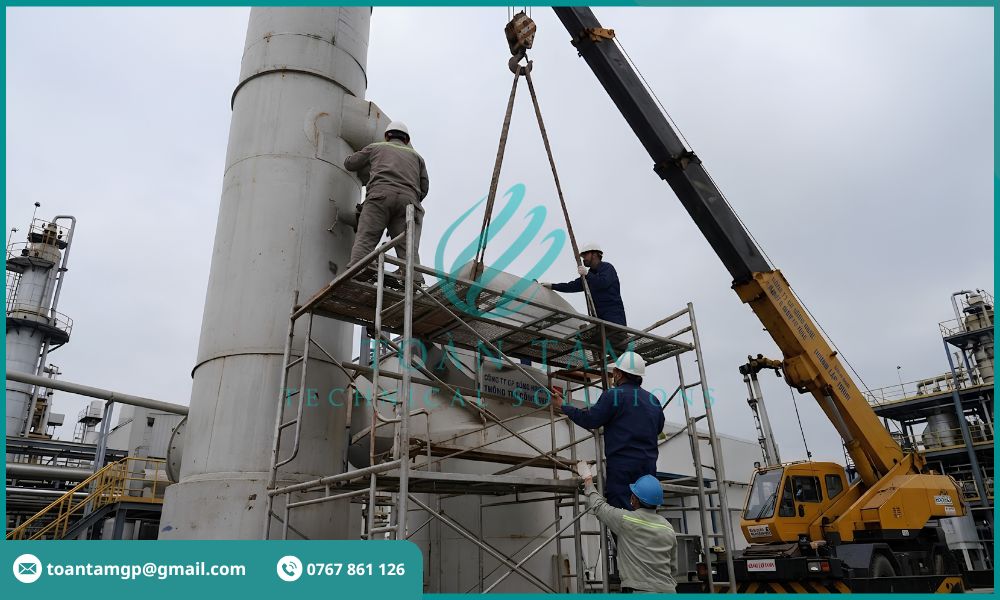 Thi công lắp đặt trạm quan trắc khí thải