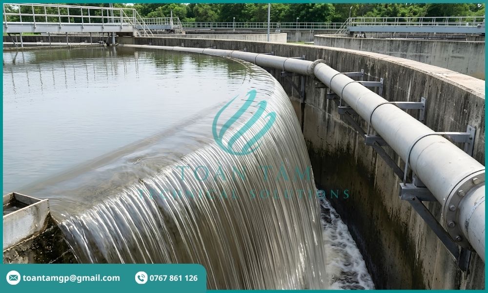 Bùn bị cuốn theo nước đầu ra