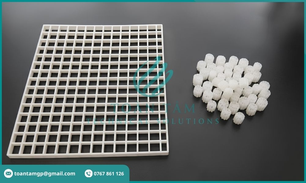 Tấm chắn có kích thước lớn hơn giá thể