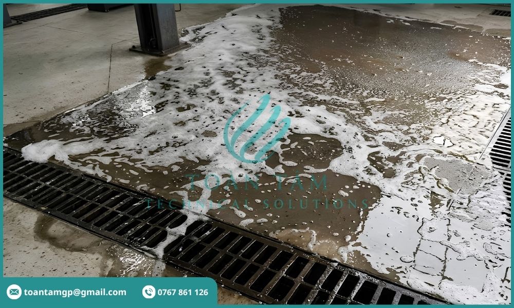 Nước thải rửa xe chứa bọt xà phòng